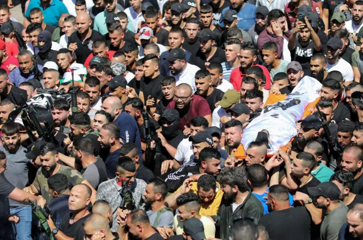 3 martyrs Palestiniens et plus de 40 blessés lors d’une invasion militaire sioniste à Naplouse