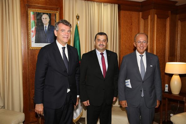 Financement français des projets des hydrocarbures et mines en Algérie