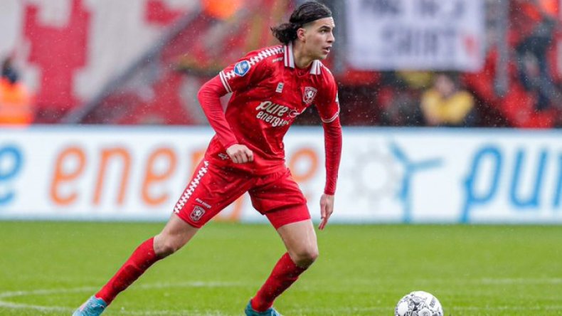 تفنيتي يمنح الضوء الأخضر لزروقي للرحيل الصيف المقبل