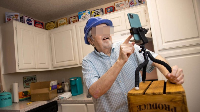 حمى “التيك توك” تغزو عقول “الشّياب”