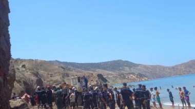Oran: une plage fermée après la mort de 2 personnes suite a la chute d’un rocher