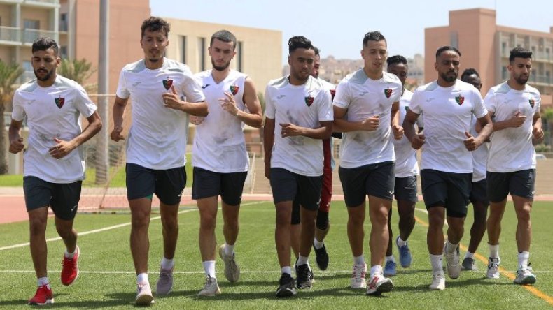 تربّصان خارج الوطن! مِن أين لك هذا يا الحاج رجم؟