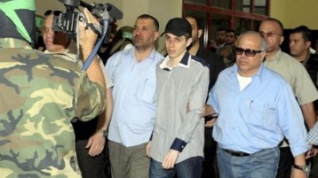 الأسير والوفد الكويتي