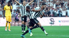 بِالفيديو: غزال يُهدي الفوز إلى بشكتاش