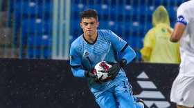 إدارة المولودية تُدافع عن الحارس ملالة