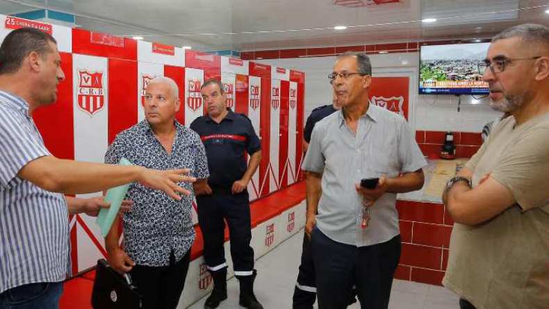 إدارة بلوزداد تدفع أموالا طائلة للاعبين والمدربين ولا تُرمّم الملعب!