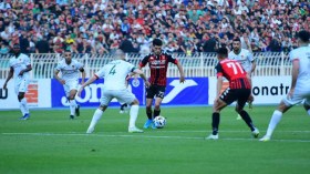 هل ستصنع الصفقات الخيالية وتربصات الخارج الفارق لأندية البحبوحة؟