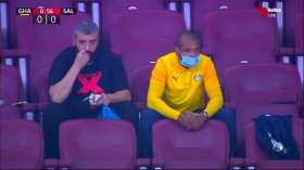 بِالفيديو: براهيمي يُجبَر على مُتابعة مباراة فريقه الجديد من المدرجات