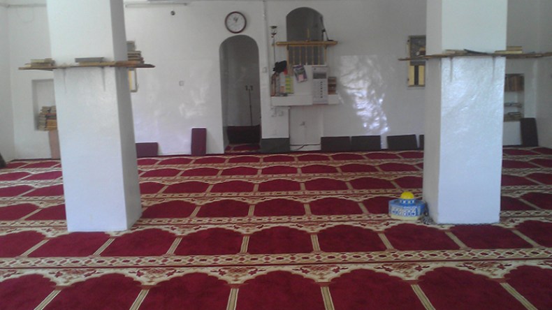 مساجد بلا مكيفات وأخرى ضعيفة التكييف في عز الحرّ