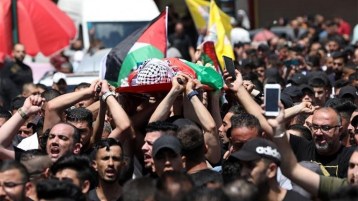 الشهداء شموع الأمة ومناراتها