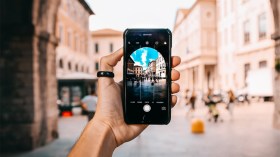 الهواتف الذكية التقطت 1.2 تريليون صورة في 2021