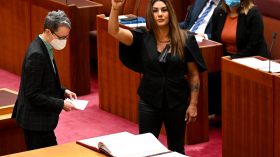 نائبة استرالية تصف إليزابيث الثانية بـ”الملكة المستعمِرة”