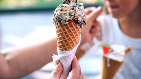 المثلجات والتحليات الصيفية بين البرستيج والإدمان