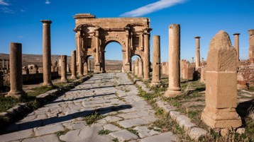 السياحة الداخلية.. طبيعة عذراء ونقاط كثيرة سوداء