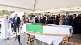 جثمان الفقيد محمد الأمين مسايد يوارى الثرى بمقبرة العالية