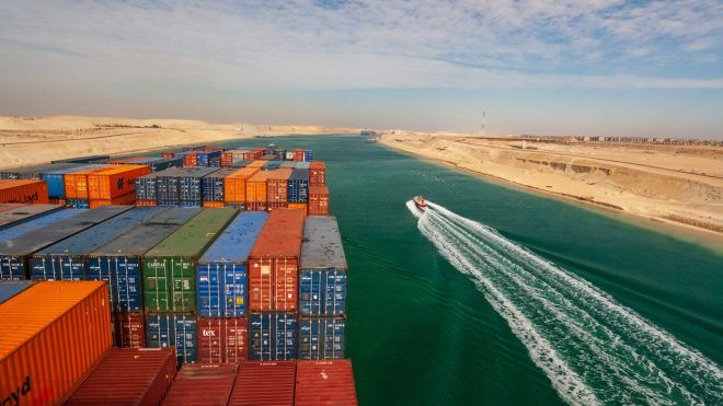 مصر تحقّق أعلى إيراد سنوي من قناة السويس في التاريخ