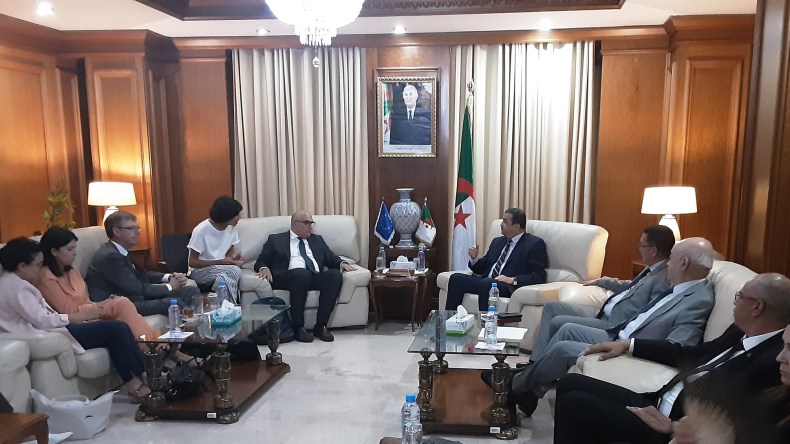 الوزير عرقاب يستقبل وفدا من البرلمانيين الأوروبيين