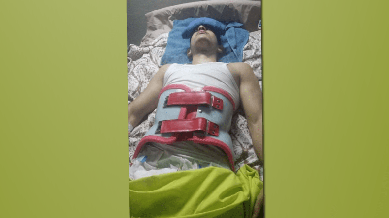 بطل في رفع الأثقال يناشد السلطات إنقاذه بالعلاج في الخارج