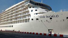 تحمل 140 سائحا أجنبيا.. وصول ثالث باخرة إلى وهران