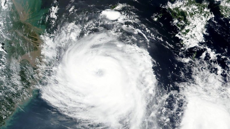 بالفيديو.. هذا ما خلّفه الإعصار “فائق القوة” في كوريا الجنوبية