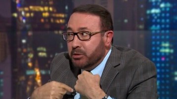 فيصل القاسم يباع في سوق النخاسة