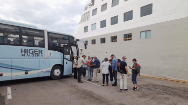 PHOTOS: des touristes étrangers en visite guidée a Alger et Tipasa