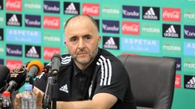 بلماضي يتحدّث عن العقد ومستقبله مع “محاربي الصّحراء”