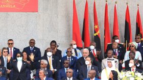 بالصور.. غالي جنبنا إلى جنب مع أخنوش في حفل تنصيب رئيس أنغولا