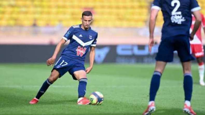 دولي جزائري يتّجه لِفسخ العقد بعد 16 يوما من إمضائه!