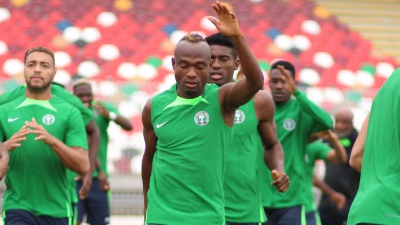 منتخب نيجيريا يصل إلى وهران