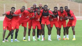 بِالفيديو والصور: تدريبات منتخبَي غينيا ونيجيريا