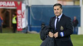 مدرب نيجيريا يُغرّد بِشأن مقابلتَي الجزائر