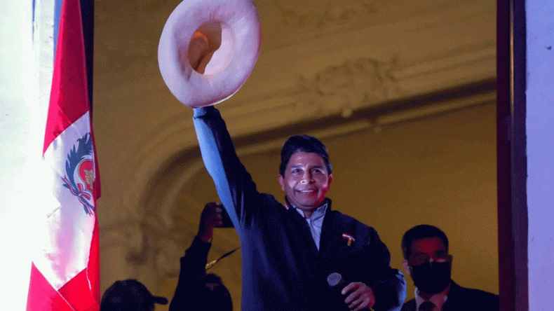 رئيس بيرو ينسف إدعاءات المخزن.. والقادم أعظم