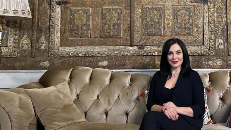 بالصور.. الفنانة سلاف فواخرجي تزور منزل الأمير عبد القادر بدمشق