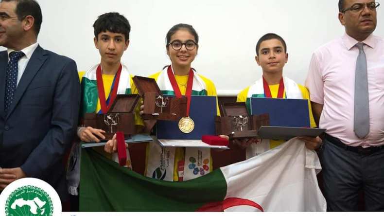 الفريق الجزائري يُتوج بالذهب في أولمبياد “الألسكو” للبحث العلمي بتونس