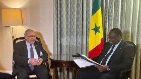 بدعوة من الرئيس تبون.. رئيس الاتحاد الإفريقي “ضيف شرف” القمة العربية