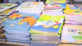 ازدهار تجارة بيع وتبادل الكتب المدرسية القديمة