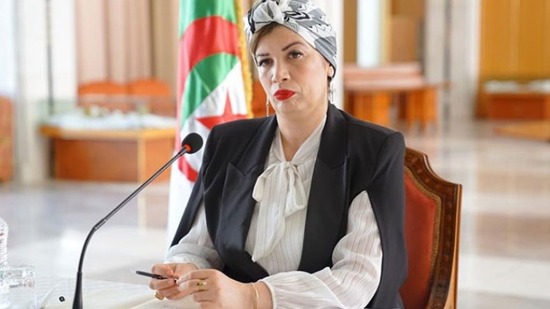 إيجاد بديل عن صندوق “فيداتيك” وتحديد آجال لتنفيذ قرارات الوزارة