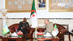 الفريق أول شنقريحة يستقبل نظيره الرواندي