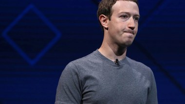 Zuckerberg perd la moitié de sa fortune en quelques mois