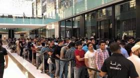 هذه حقيقة الطوابير التي تنتظر شراء “آيفون 14” في الإمارات