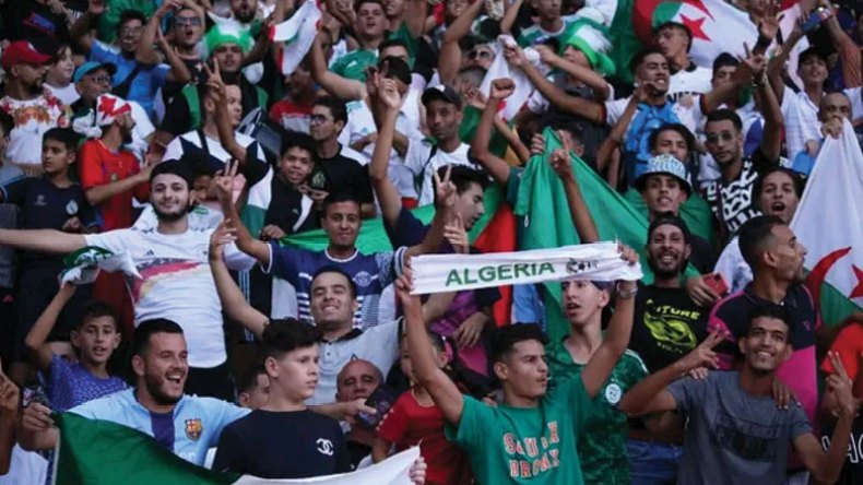 مئات الأنصار عاشوا الجحيم وحرموا من متابعة لقاء الخضر