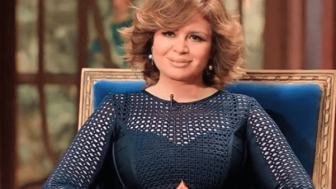 هاجمت مخرجا بسبب الصلاة.. إلهام شاهين تشعل الجدل مجددا   