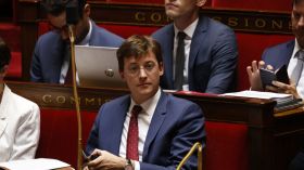 Expulsion de familles de délinquants: Houlié s’oppose A Darmanin