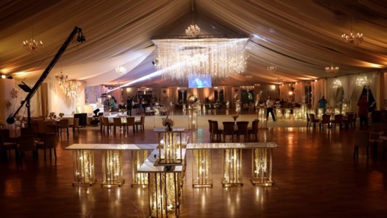 جزائريون يتجهون صوب البذخ في إحياء أبسط المناسبات