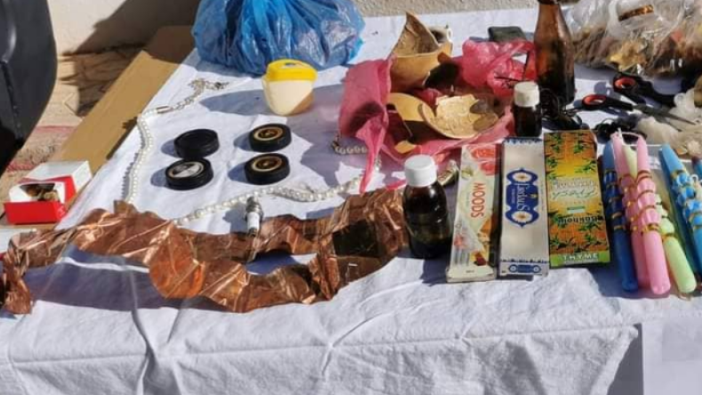 باتنة: توقيف 3 أشخاص وحجز عشرات الصور وطلاسم للسحر