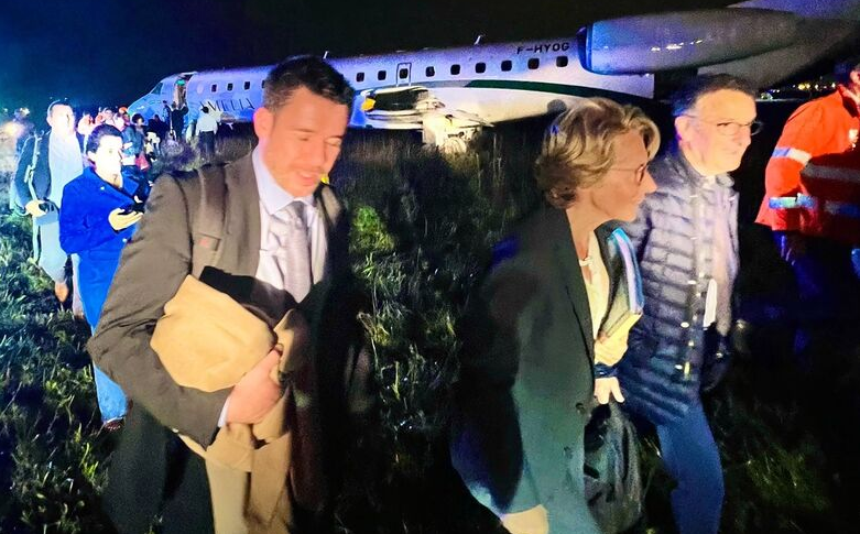 Avion sorti de piste a Orly: Une ministre française a bord