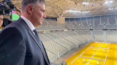 Le ministre de l’habitat annonce la réalisation de 4 nouveaux stades aux normes internationales