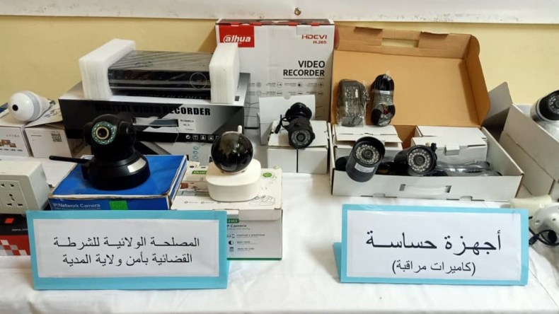 بالصور.. ضبط أجهزة تجسس مهربة بالمدية