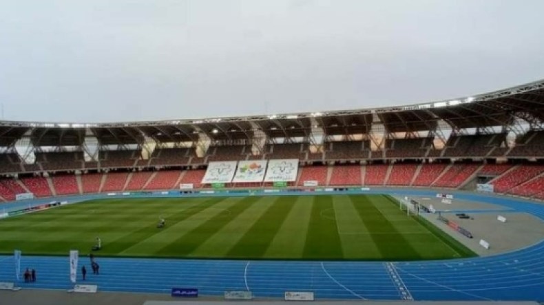 بعد إقصاء الساورة.. “الكاف” تسمح بِتنظيم المقابلات في ملعب وهران!